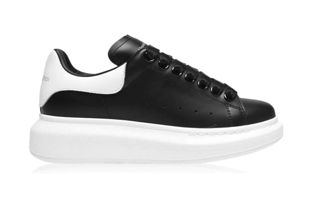 Alexander mcqueen black 2025 and white trainers