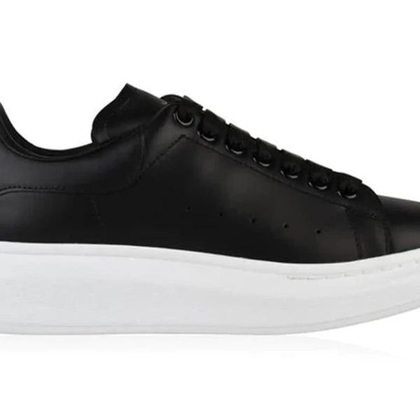 Mens all black shop alexander mcqueen trainers