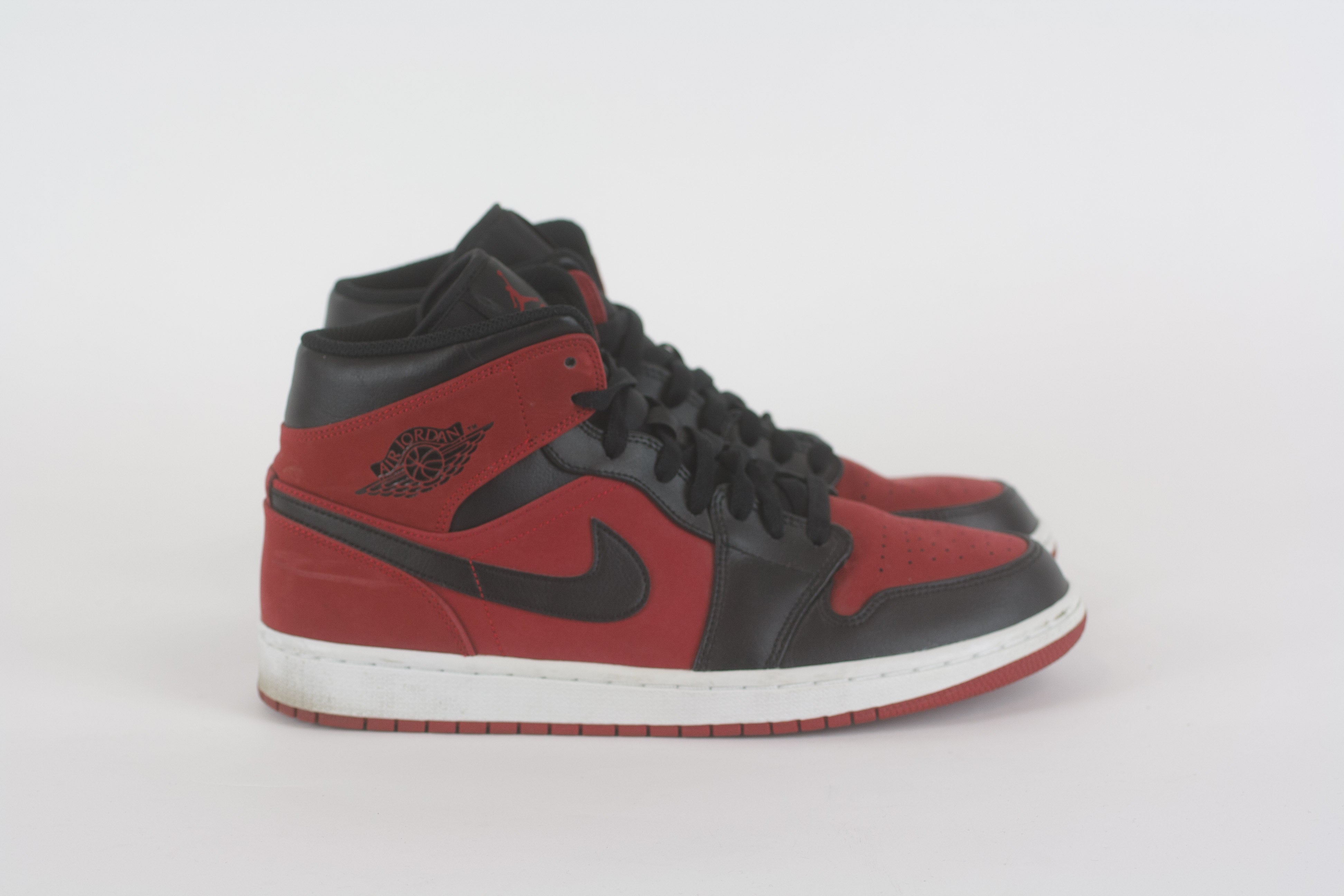nike air jordan 1 mid gym red black